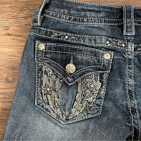 Miss Me Signature Capri Low Waist Jeans Blue Factory Wash and Whiskering Size 26 - Picture 16 of 16